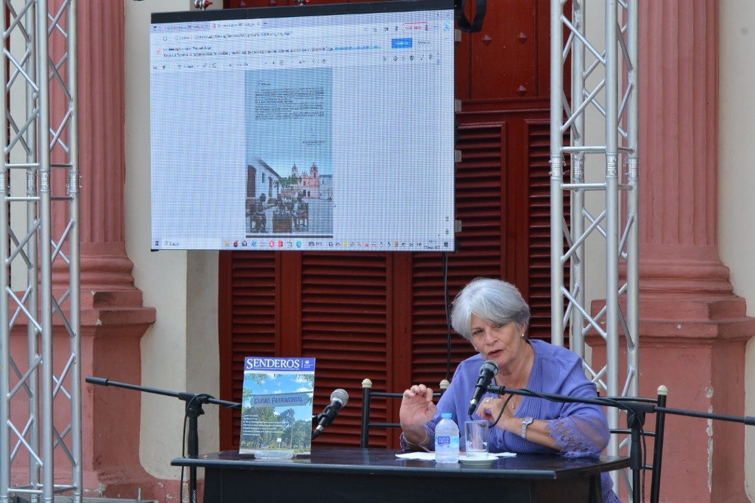 Irma Horta Mesa presentó la edición especial de la revista Senderos, en el contexto de la XXXII Feria del Libro en Camagüey.